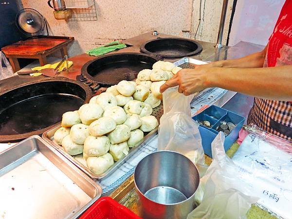 【永和美食】雙和水煎包-比拳頭還要大的水煎包