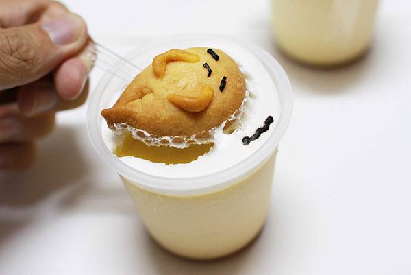 【台北蛋黃哥手工蛋糕餐廳】不用到香港在台灣也能吃到蛋黃哥