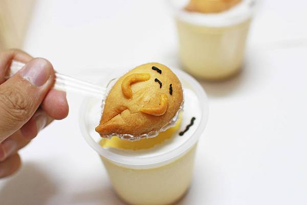 【台北蛋黃哥手工蛋糕餐廳】不用到香港在台灣也能吃到蛋黃哥