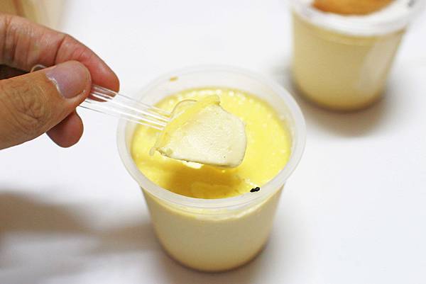 【台北蛋黃哥手工蛋糕餐廳】不用到香港在台灣也能吃到蛋黃哥