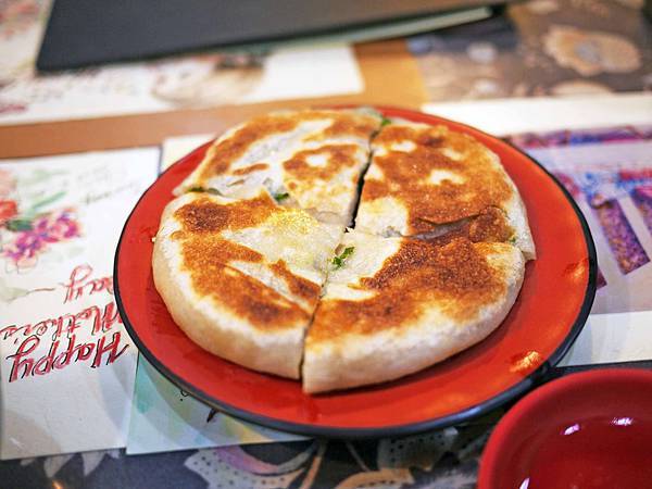 【桃園餐廳】日照小館-手工現包現煮水餃、酸辣湯喝到飽