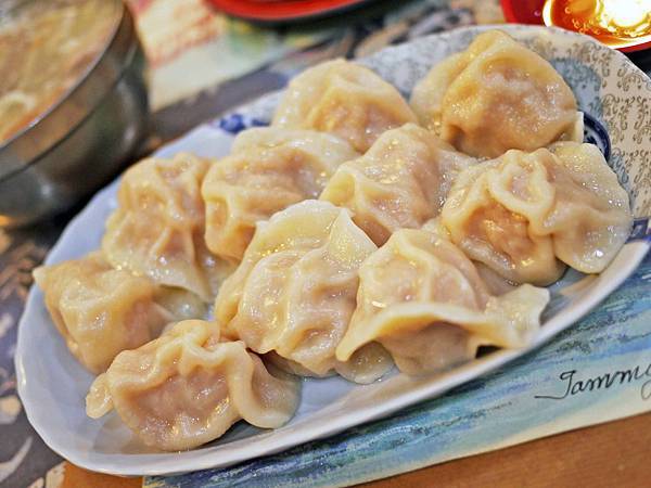 【桃園餐廳】日照小館-手工現包現煮水餃、酸辣湯喝到飽