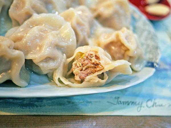 【桃園餐廳】日照小館-手工現包現煮水餃、酸辣湯喝到飽