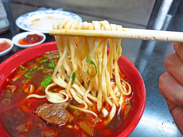 【新竹美食】莊記牛肉麵-超人氣排隊美食 【新竹美食】莊記牛肉麵-超人氣排隊美食