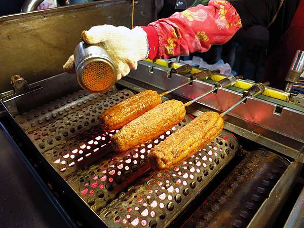 【三重美食】萬里香燜烤珍珠玉米-軟Q軟Q口感烤玉米