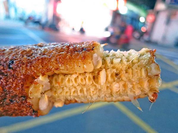 【三重美食】萬里香燜烤珍珠玉米-軟Q軟Q口感烤玉米