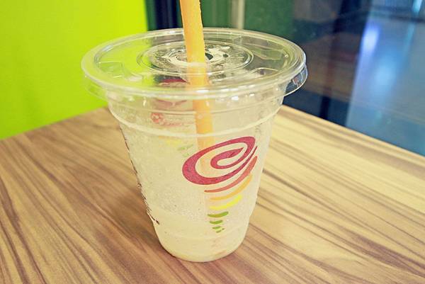 【台北餐廳】Jamba Juice-不是果汁也不是冰沙的果昔 【台北餐廳】Jamba Juice-不是果汁也不是冰沙的果昔