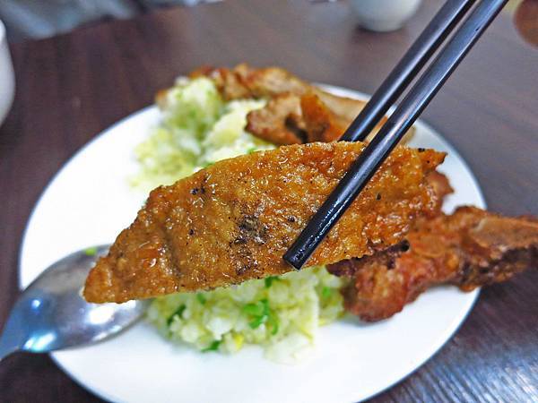 【永和美食】五草車中華食館-超大美味排骨炒飯