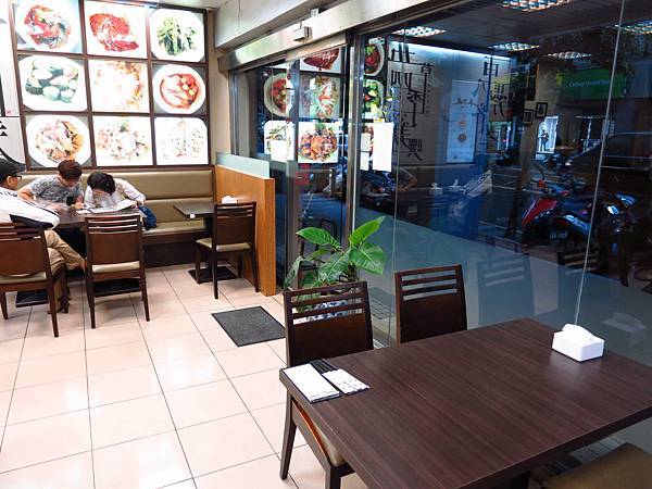 【永和美食】五草車中華食館-超大美味排骨炒飯