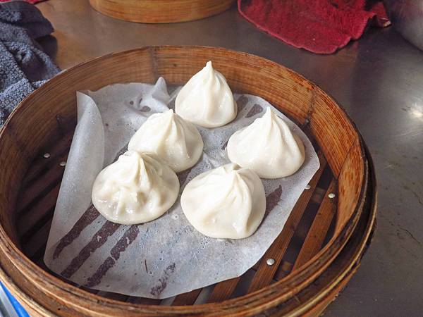 【三重美食】忠孝路早餐店-餐車式小籠湯包