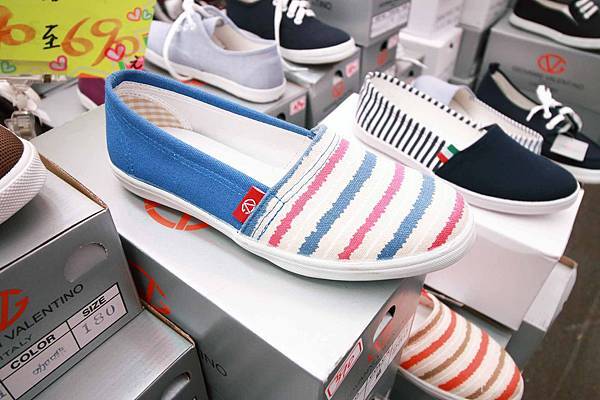 【清倉特賣會，全面３折起！！】Adidas、Nike、Puma、Kswiss數十種品牌，上百種款式品牌大出清，今年最後一檔，錯過就等明年，把握最後機會！