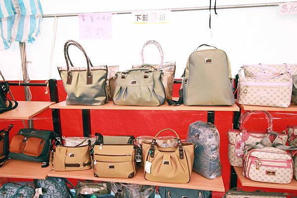 【清倉特賣會，全面３折起！！】Adidas、Nike、Puma、Kswiss數十種品牌，上百種款式品牌大出清，今年最後一檔，錯過就等明年，把握最後機會！