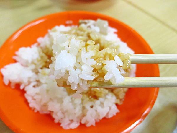【三重美食】五華街好吃雞肉飯-香噴噴粒粒分明的雞油飯