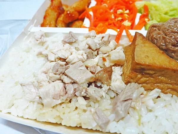 【新莊美食】嘉義火雞肉飯-超人氣排隊美食