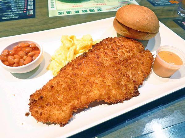 【香港自由行美食】翠華餐廳-早餐、午餐、晚餐、宵夜，24小時好選擇