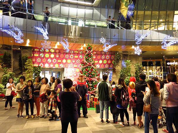 【板橋旅遊】2015新北市歡樂耶誕城-聖誕點燈 【板橋旅遊】2015新北市歡樂耶誕城-聖誕點燈