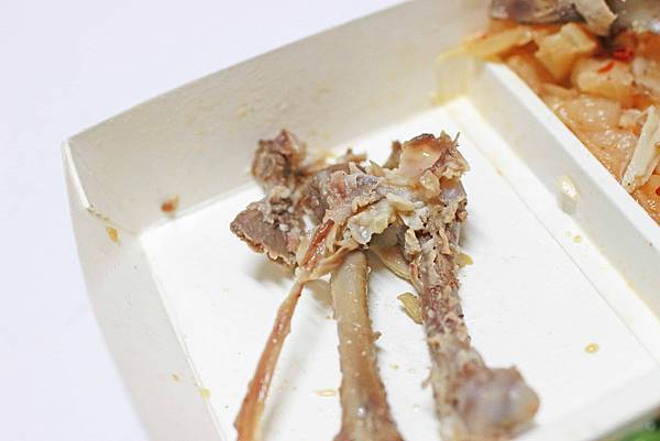 【新莊美食】金城便當-美味又便宜CP值爆表大雞腿便當60元-每日限定