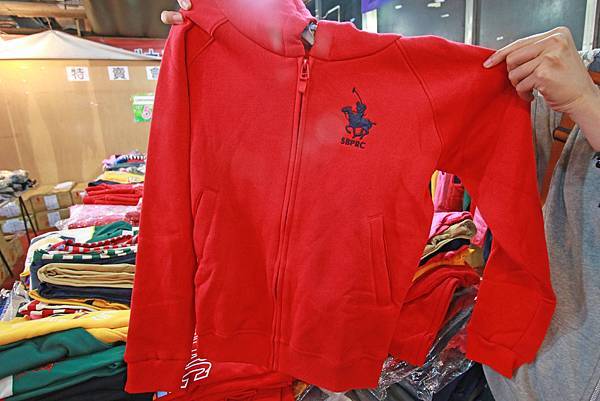 【台北童裝特賣會】儀大童裝年終廠拍特賣會，長袖、外套、羽絨外套……等，全面2.2折、3折、3.8折，今年台北最後一檔，品牌出清ELLE、SNOOPY......