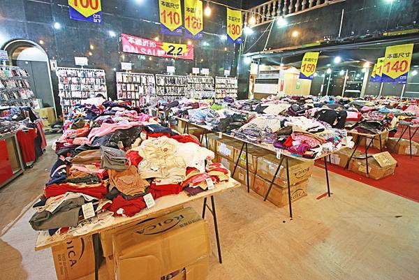 【台北童裝特賣會】儀大童裝年終廠拍特賣會，長袖、外套、羽絨外套……等，全面2.2折、3折、3.8折，今年台北最後一檔，品牌出清ELLE、SNOOPY......