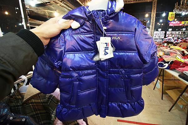 【台北童裝特賣會】儀大童裝年終廠拍特賣會，長袖、外套、羽絨外套……等，全面2.2折、3折、3.8折，今年台北最後一檔，品牌出清ELLE、SNOOPY......