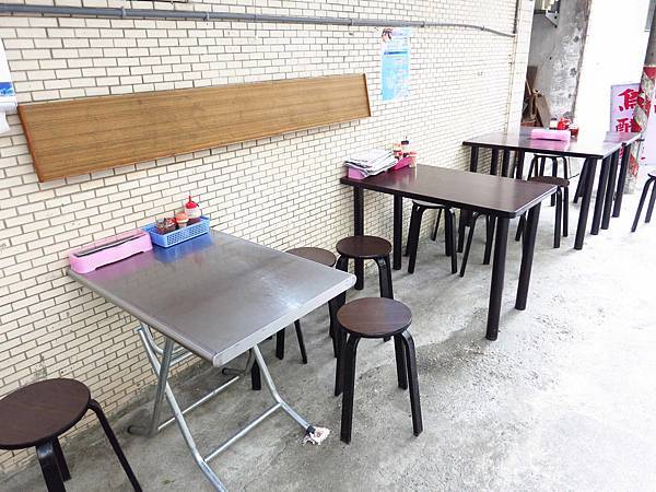 【新莊美食】阿明烏醋麵-美味的烏醋麵加骨仔肉湯