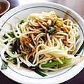 【新莊美食】阿明烏醋麵-美味的烏醋麵加骨仔肉湯
