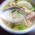 【新莊美食】阿明烏醋麵-美味的烏醋麵加骨仔肉湯