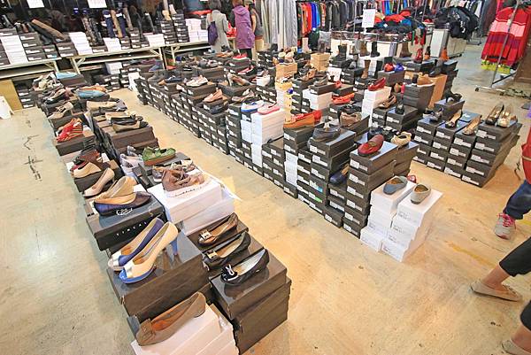 【台北童裝特賣會】儀大童裝年終廠拍特賣會，長袖、外套、羽絨外套……等，全面2.2折、3折、3.8折，今年台北最後一檔，品牌出清ELLE、SNOOPY......