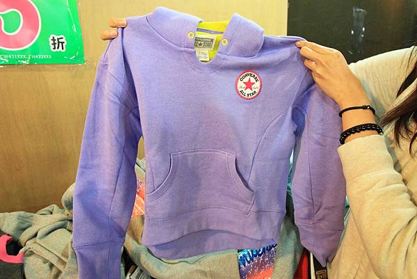 【台北童裝特賣會】儀大童裝年終廠拍特賣會，長袖、外套、羽絨外套……等，全面2.2折、3折、3.8折，今年台北最後一檔，品牌出清ELLE、SNOOPY......