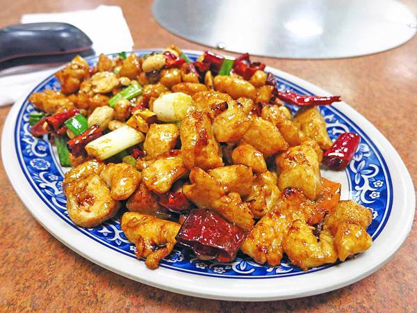 【桃園美食】一畝田拉麵水餃-CP值爆表酸菜白肉鍋