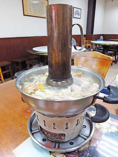 【桃園美食】一畝田拉麵水餃-CP值爆表酸菜白肉鍋 【桃園美食】一畝田拉麵水餃-CP值爆表酸菜白肉鍋