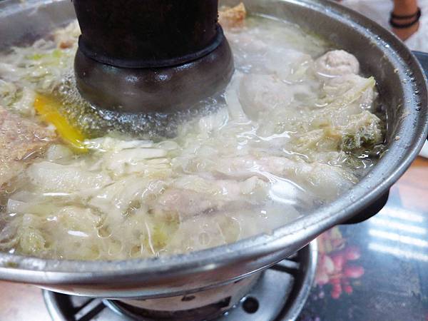 【桃園美食】一畝田拉麵水餃-CP值爆表酸菜白肉鍋