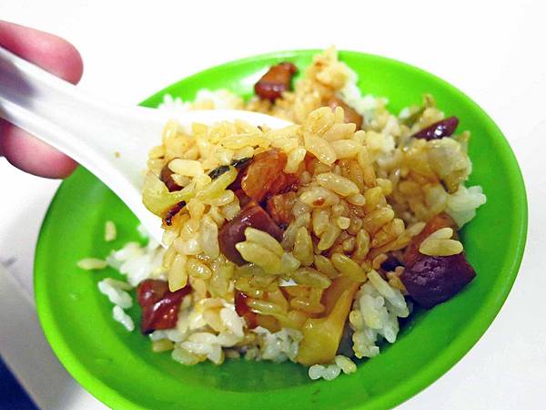 【三重美食】車路頭街魯肉飯-好吃的豬油拌飯