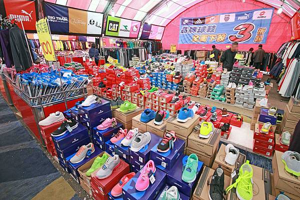 【清倉特賣會，全面３折起！！】Adidas、Nike、Puma、Kswiss數十種品牌，上百種款式品牌大出清，今年最後一檔，錯過就等明年，把握最後機會