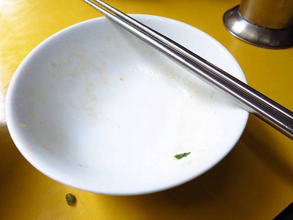 【新莊美食】中義街烏醋麵-超隱藏版排隊麵攤