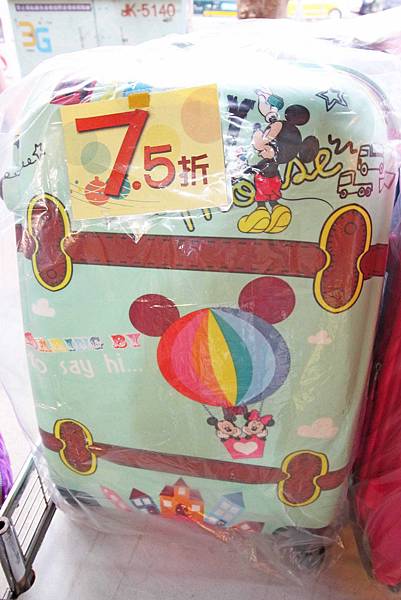 【林口特賣會】冬季上衣、發熱衣、長褲、防水厚外套、品牌鞋款、保暖衣物當季款式全面３折起！！