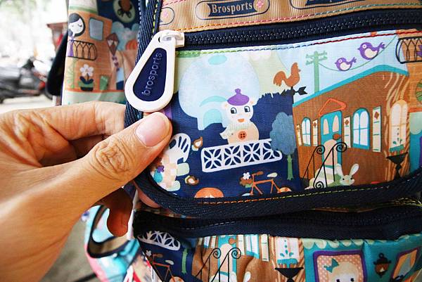 【林口特賣會】冬季上衣、發熱衣、長褲、防水厚外套、品牌鞋款、保暖衣物當季款式全面３折起！！