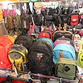 【林口特賣會】冬季上衣、發熱衣、長褲、防水厚外套、品牌鞋款、保暖衣物當季款式全面３折起！！