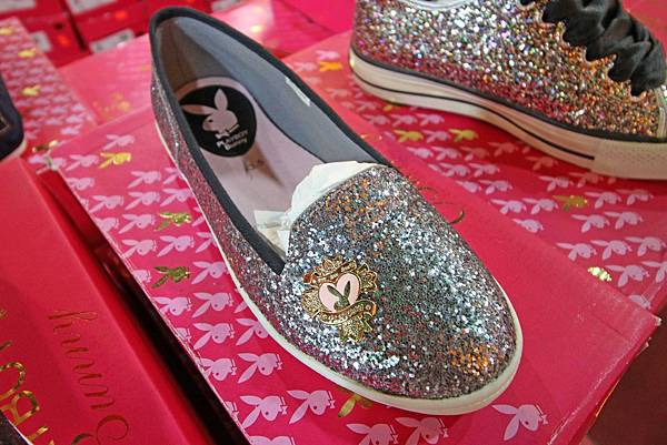 【林口特賣會】冬季上衣、發熱衣、長褲、防水厚外套、品牌鞋款、保暖衣物當季款式全面３折起！！