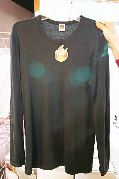 【林口特賣會】冬季上衣、發熱衣、長褲、防水厚外套、品牌鞋款、保暖衣物當季款式全面３折起！！