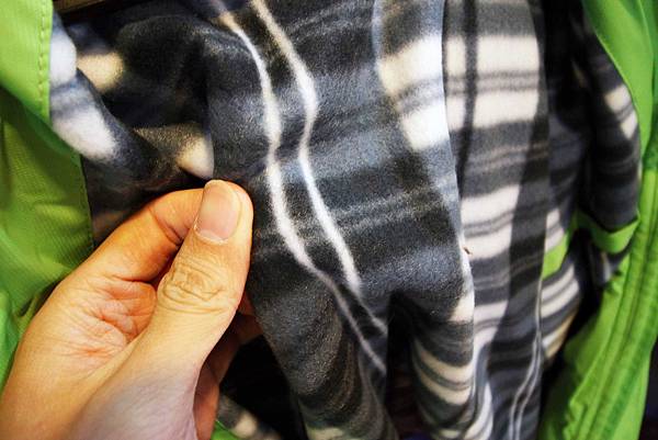 【林口特賣會】冬季上衣、發熱衣、長褲、防水厚外套、品牌鞋款、保暖衣物當季款式全面３折起！！