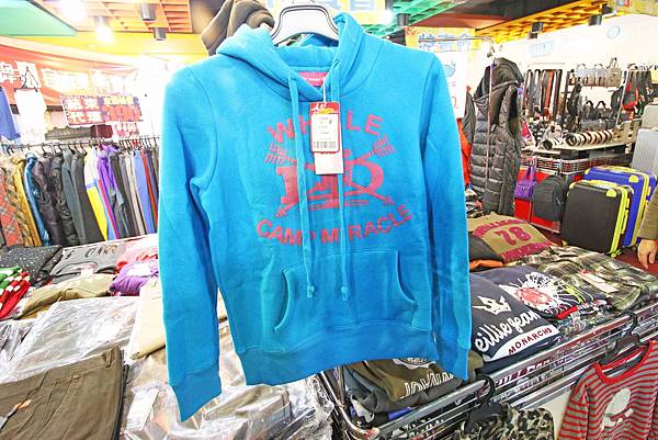 【林口特賣會】冬季上衣、發熱衣、長褲、防水厚外套、品牌鞋款、保暖衣物當季款式全面３折起！！