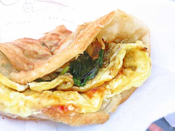 【三重美食】一品九層塔蔥油餅-228公園超人氣蔥油餅 【三重美食】一品九層塔蔥油餅-228公園超人氣蔥油餅