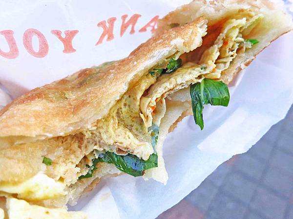 【三重美食】一品九層塔蔥油餅-228公園超人氣蔥油餅 【三重美食】一品九層塔蔥油餅-228公園超人氣蔥油餅