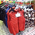 【英國品牌結束代理全面１折起！！】防水、防風、透氣、抗UV、三層可拆登山等級外套、時尚格子襯衫，全面出清大特賣，下殺不到千元，年末最後一檔