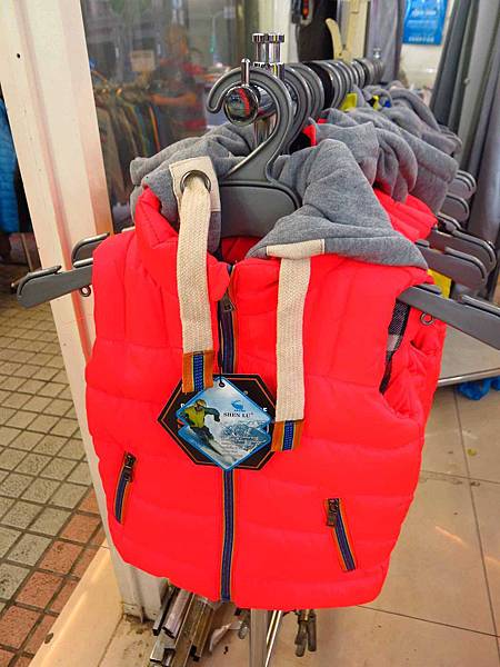 【英國品牌結束代理全面１折起！！】防水、防風、透氣、抗UV、三層可拆登山等級外套、時尚格子襯衫，全面出清大特賣，下殺不到千元，年末最後一檔
