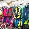 【英國品牌結束代理全面１折起！！】防水、防風、透氣、抗UV、三層可拆登山等級外套、時尚格子襯衫，全面出清大特賣，下殺不到千元，年末最後一檔
