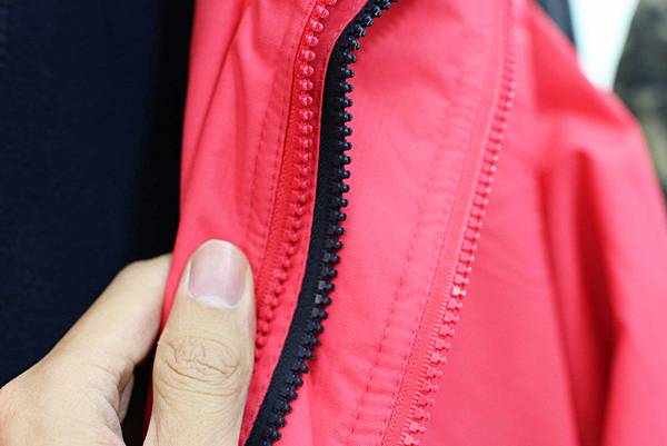 【英國品牌結束代理全面１折起！！】防水、防風、透氣、抗UV、三層可拆登山等級外套、時尚格子襯衫，全面出清大特賣，下殺不到千元，年末最後一檔