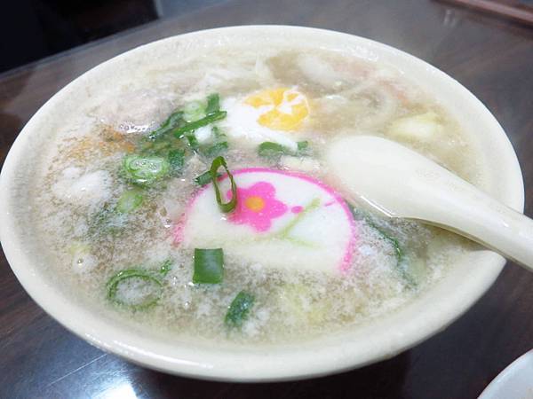 【三重美食】上味海產麵-滿滿食材的海鮮湯 【三重美食】上味海產麵-滿滿食材的海鮮湯