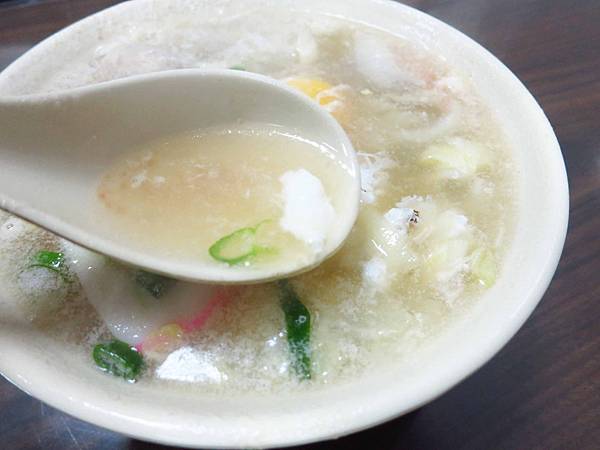 【三重美食】上味海產麵-滿滿食材的海鮮湯